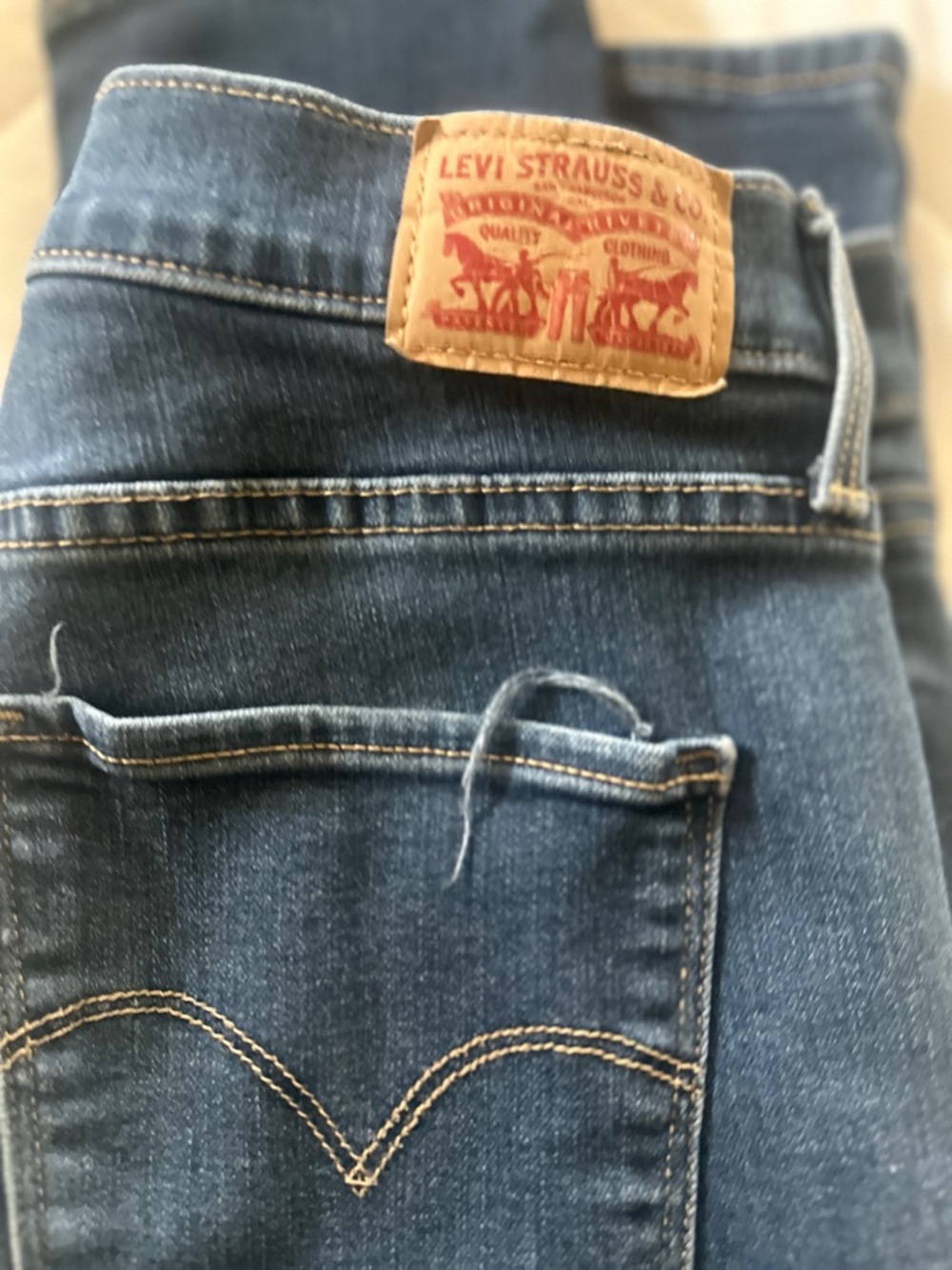 Levi's Women's Medium Blue Skinny Jeans - Picture 3 of 3